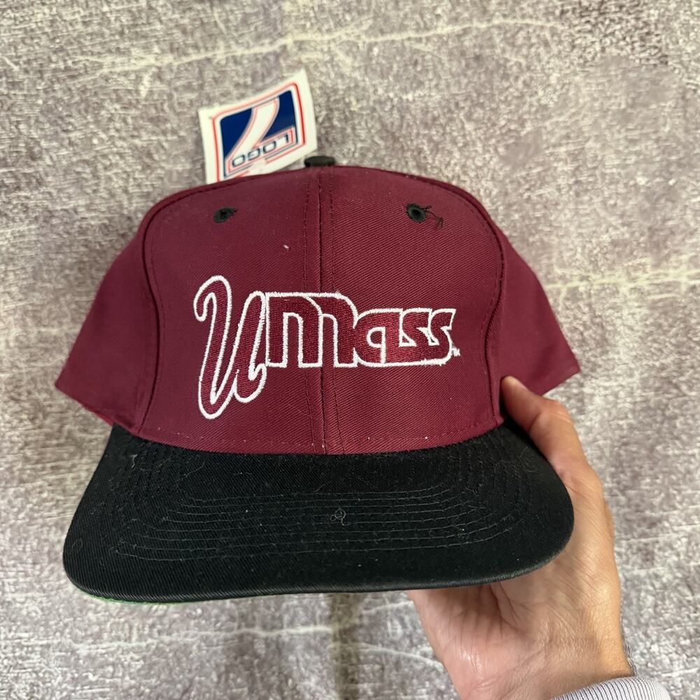 NWT Men's Vintage 90's Logo 7 UMass Minutemen Spell Out Maroon Snapback Hat Cap
